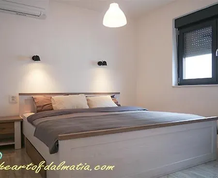 Slanica With 3 Bedrooms Id 225 شقة *