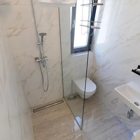Slanica With 3 Bedrooms Id 225 Murter