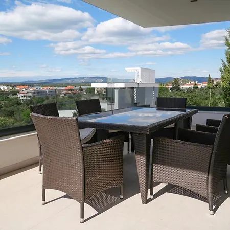 Apartamento Slanica With 3 Bedrooms Id 225