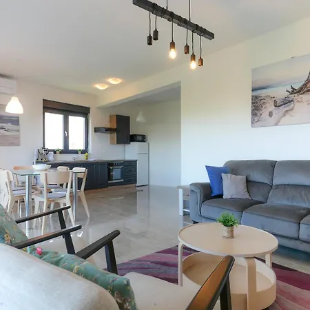 Slanica With 3 Bedrooms Id 225 Murter