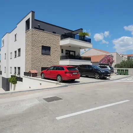 Slanica With 3 Bedrooms Id 225 *