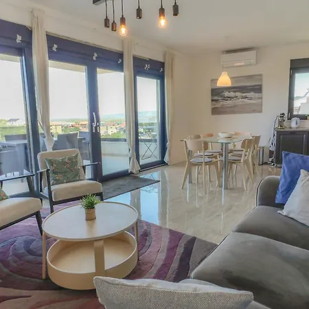 Apartamento Slanica With 3 Bedrooms Id 225 *