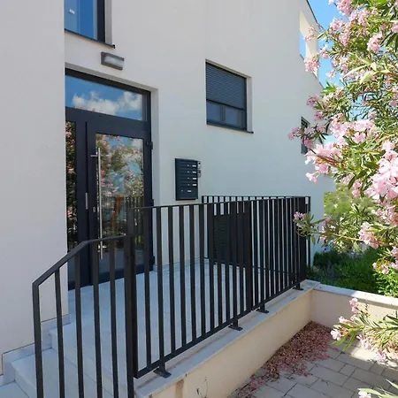 Apartamento Slanica With 3 Bedrooms Id 225 *
