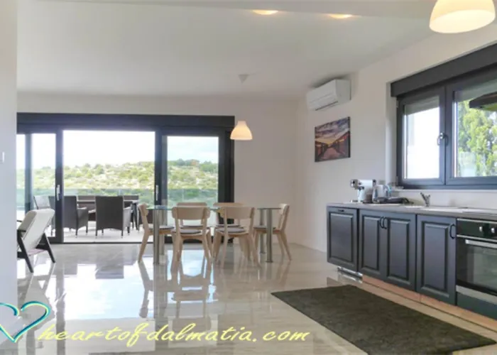 アパート Slanica With 3 Bedrooms Id 225 *